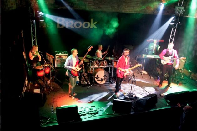 Gallery: Dire Straits Tribute